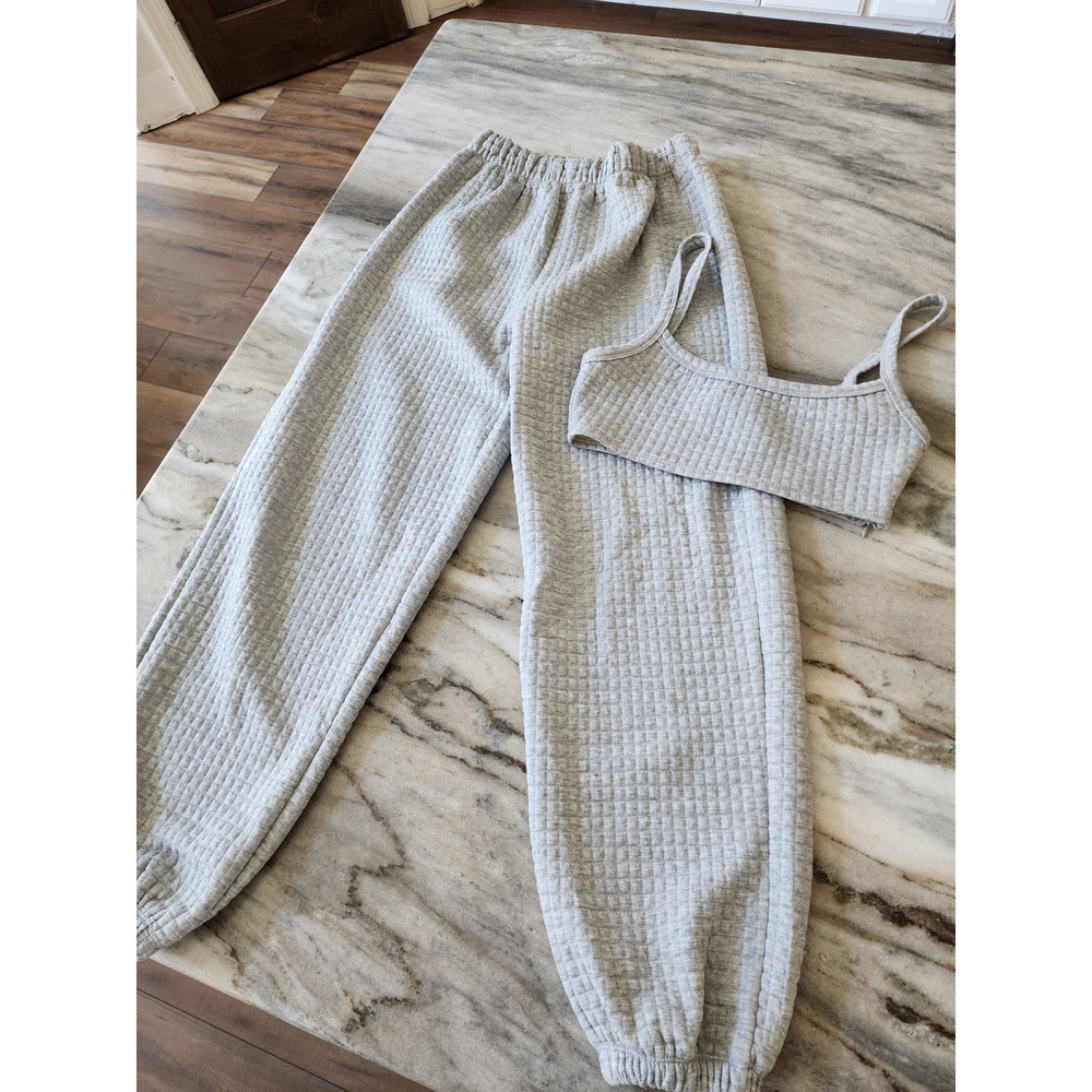 Princess Polly Grey Quilted Two Piece Set Crop Top and Joggers Size US 4